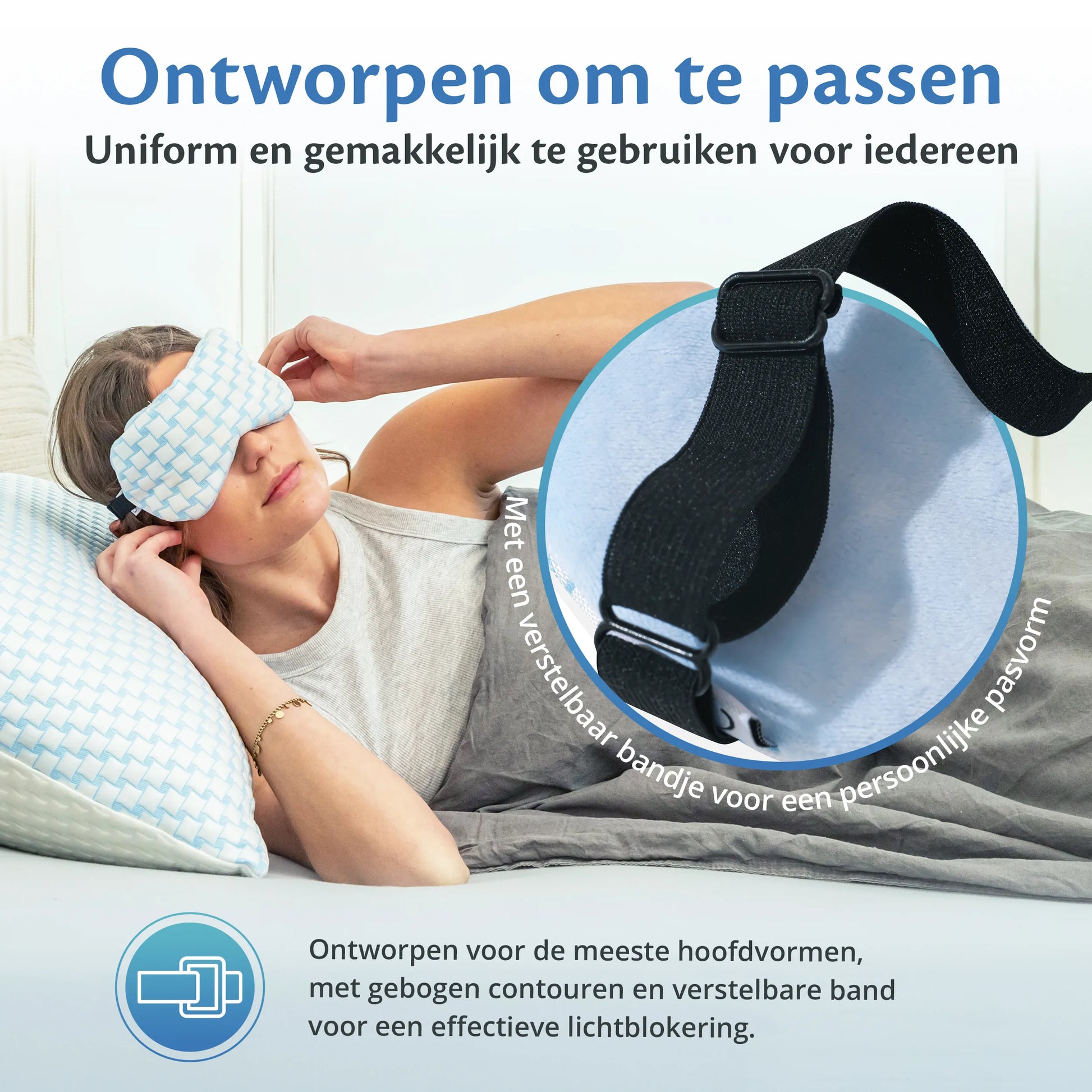 Een vrouw ligt ontspannen in bed met een kussen en kussensloop, terwijl ze het Ella Verzwaard slaapmasker draagt.
