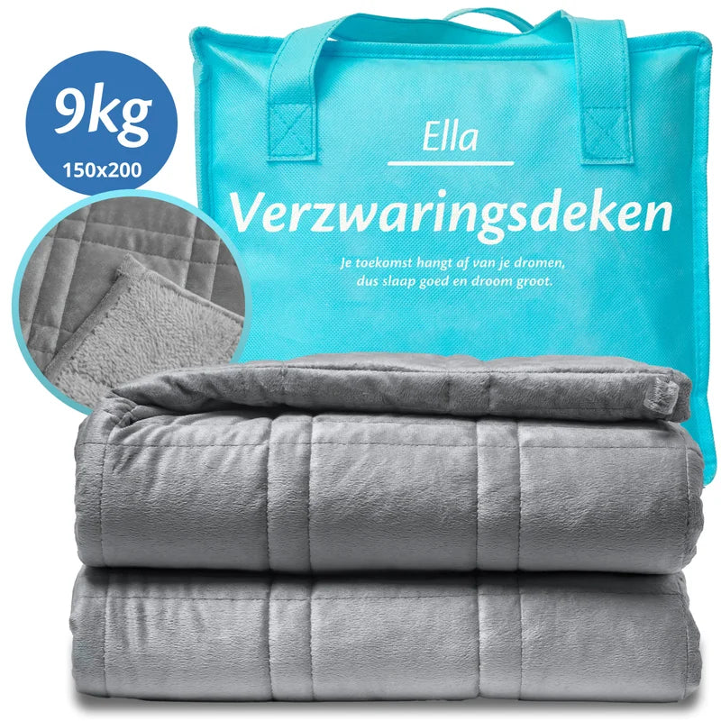 Ella verzwaringsdeken 9 kg 150x200 cm in donkergrijze sherpa stof, opgevouwen met turquoise draagtas.